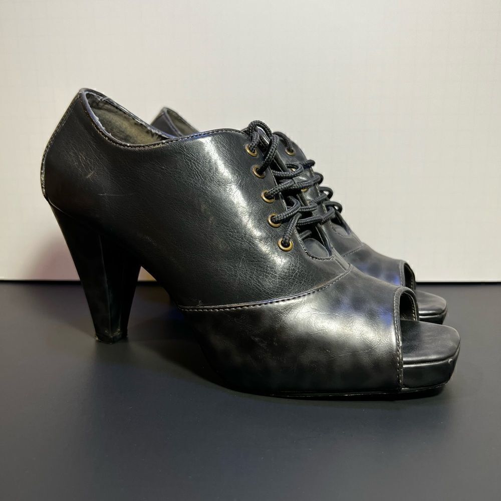 Womens Lace Up Open Toe Gray Leather Heels / Size 8